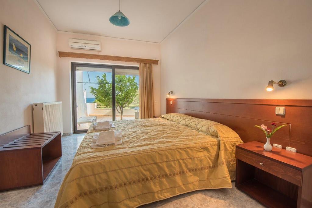 Blue Bay Hotel Charamida Luaran gambar